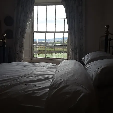 Green End House