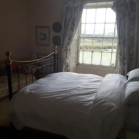 Bed & Breakfast Green End House 3*