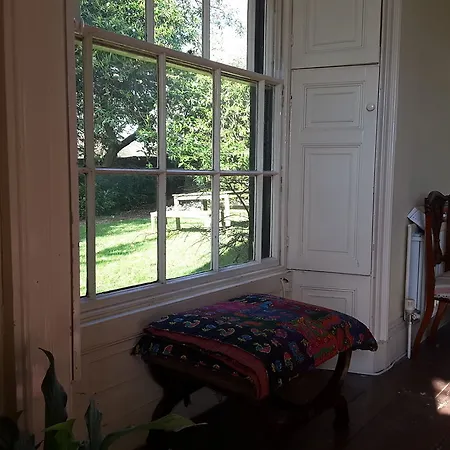 Bed & Breakfast Green End House 3*