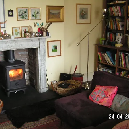 Green End House 3*